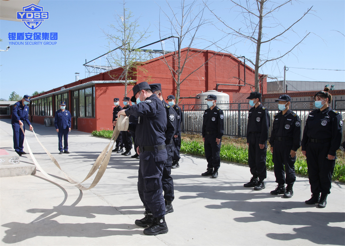 北京保安服務(wù)銀盾一警六員