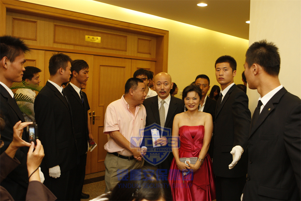 銀盾安保公司特勤人員為中國著名影視演員提供安全隨衛(wèi)服務(wù)