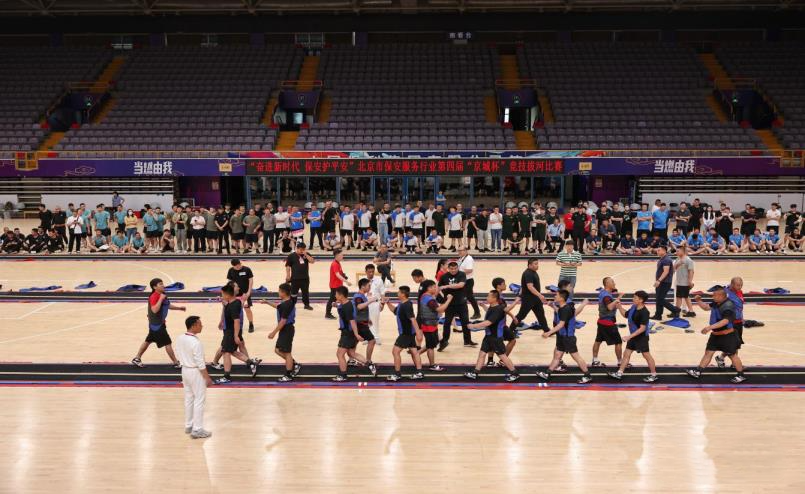 北京保安協(xié)會 北京市保安服務行業(yè)第四屆“京城杯”主題競技拔河比賽活動圓滿完成