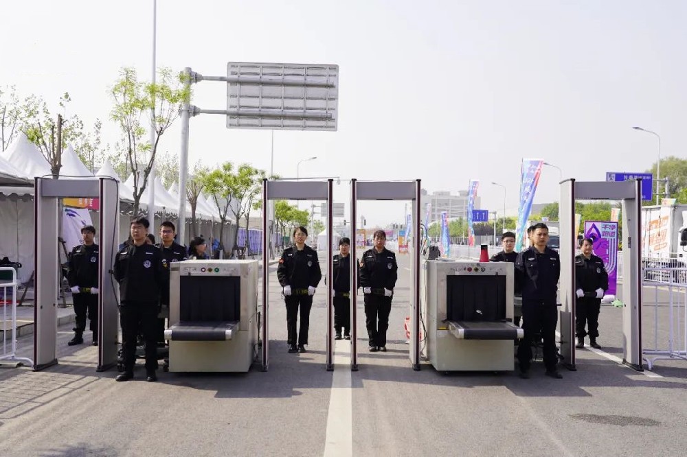 北京銀盾保安公司圓滿完成順義后沙峪國際人才社區(qū)半程馬拉松賽安檢任務(wù)